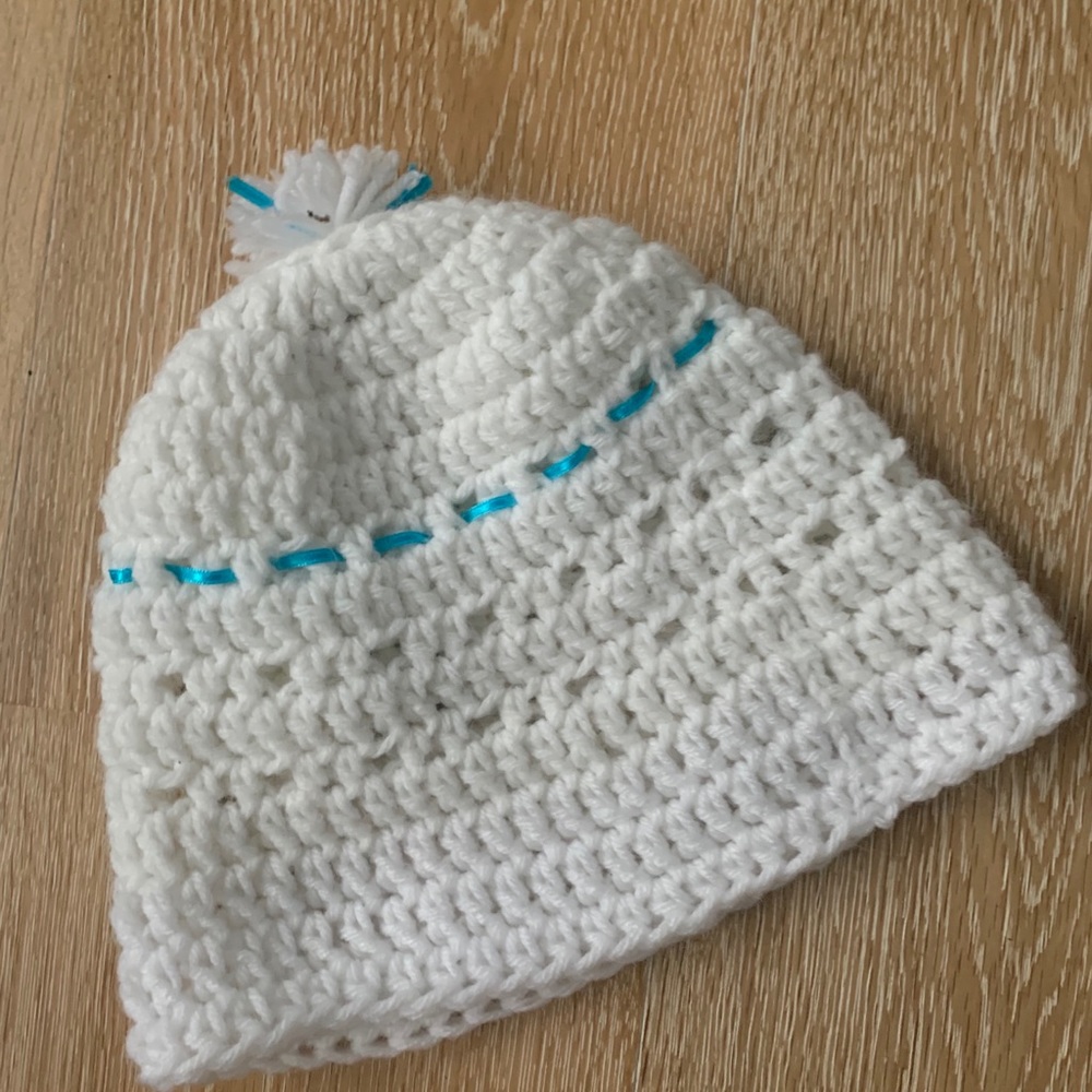 Crocheted hat - Picture 2 of 2
